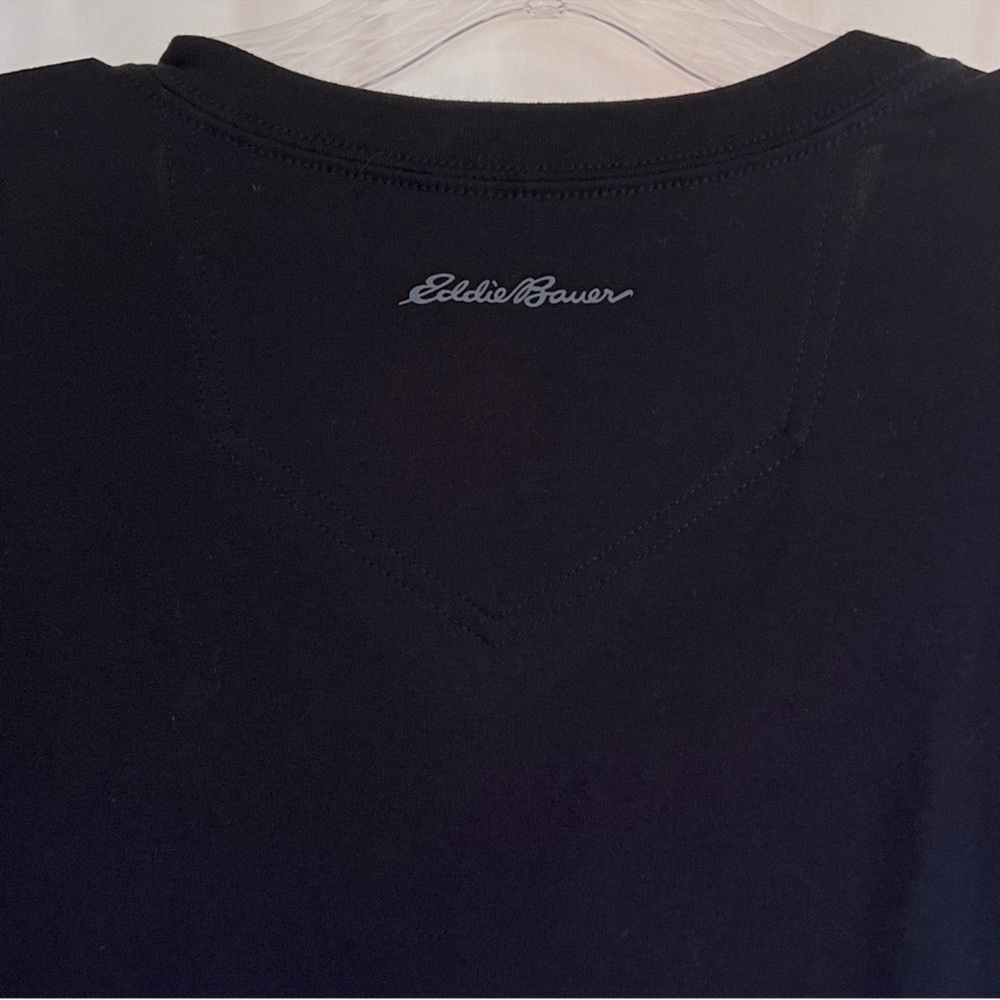 NWT Eddie Bauer Black Travex Short Sleeve V-Neck Tee Shirt - Picture 4 of 7